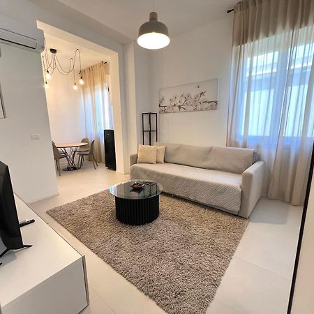 Moderno Bilocale A 90M Dal Mare Con Posto Auto - Residence Cinzia Rimini Extérieur photo